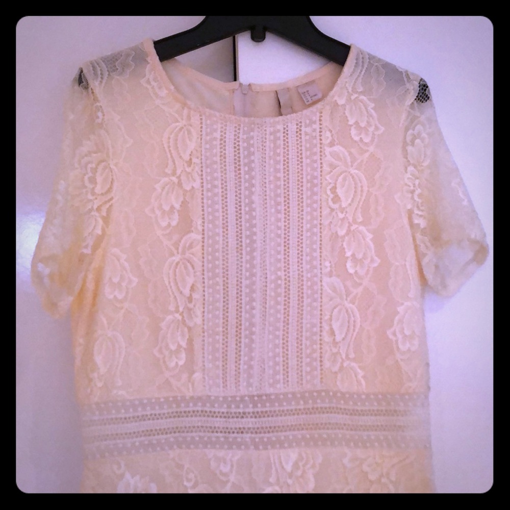 Gorgeous H&M Lace Handkerchief Hem Midi Dress